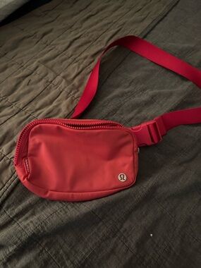EUC Lululemon Belt Bag